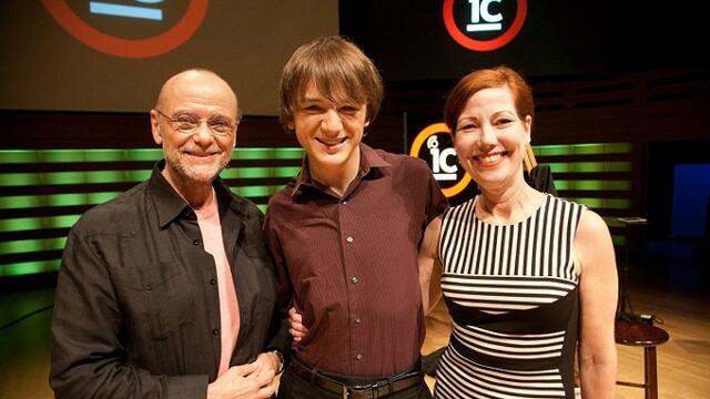 Jack Andraka most elsős a középiskolában, és feltalált egy olyan papírszenzort, ami 5 perc alatt felfedezi a tüdő-, petefészek-, és hasnyálmirigyrákot, és mindez csak körülbelül 3 centbe kerül.